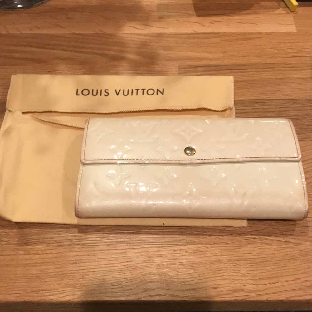 Louis Vuitton white wallet